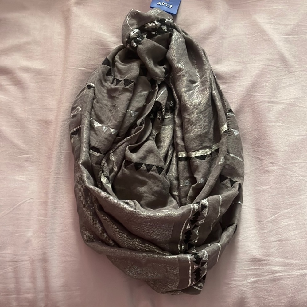 Infinity scarf